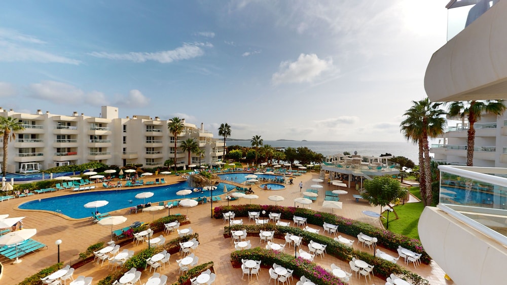 Aparthotel Tropic Garden — Main photo in Santa Eulalia, Balearic Islands