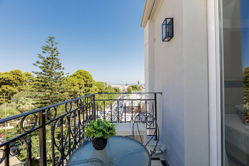 Jo An Palace Hotel — Hotel rooms in Rethymnon
