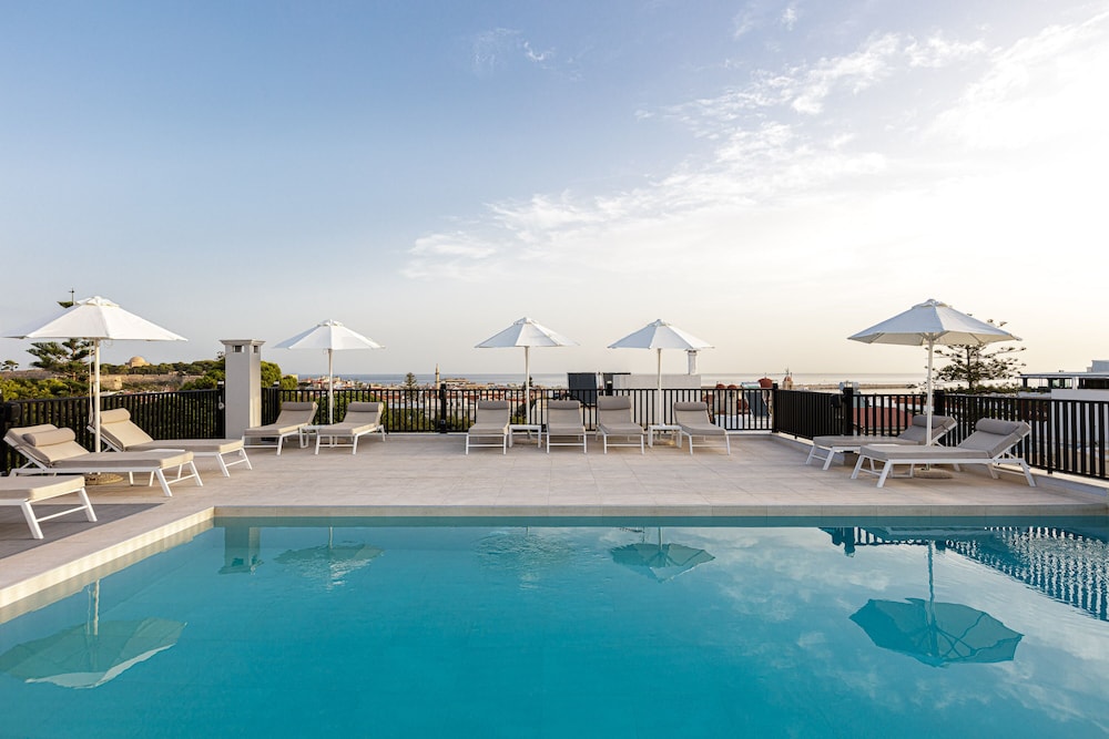 Jo An Palace Hotel — Swimming pool in Rethymnon
