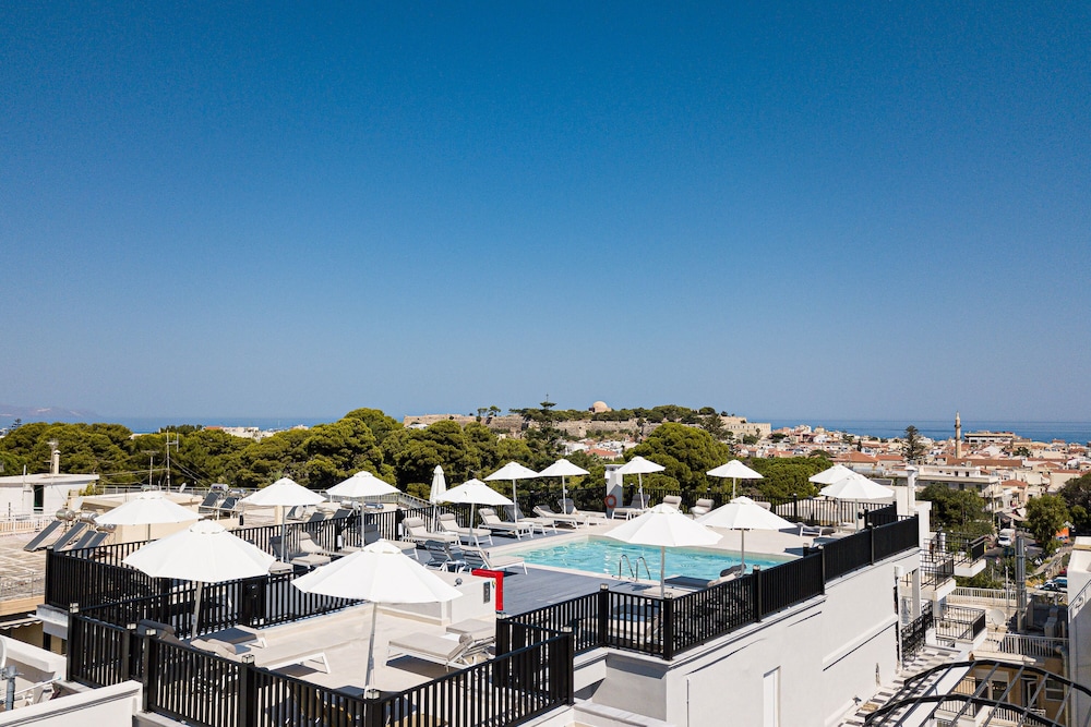 Jo An Palace Hotel — Swimming pool in Rethymnon