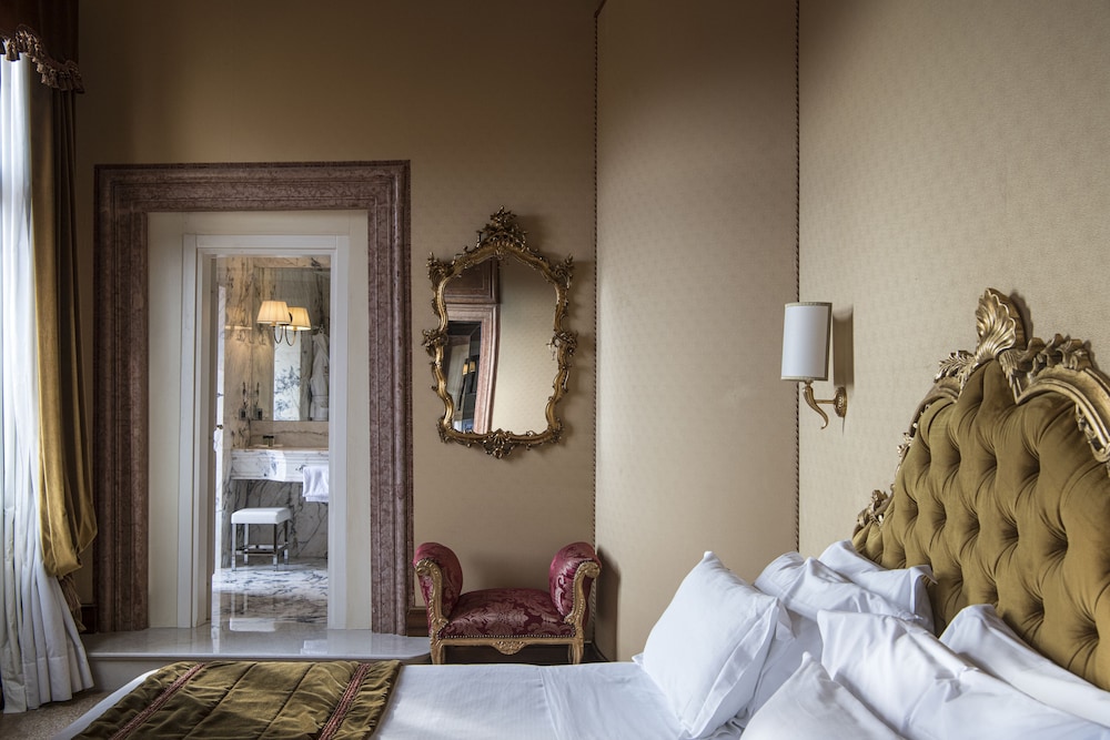 Hotel Nani Mocenigo Palace — Hotel rooms in Venice, Veneto
