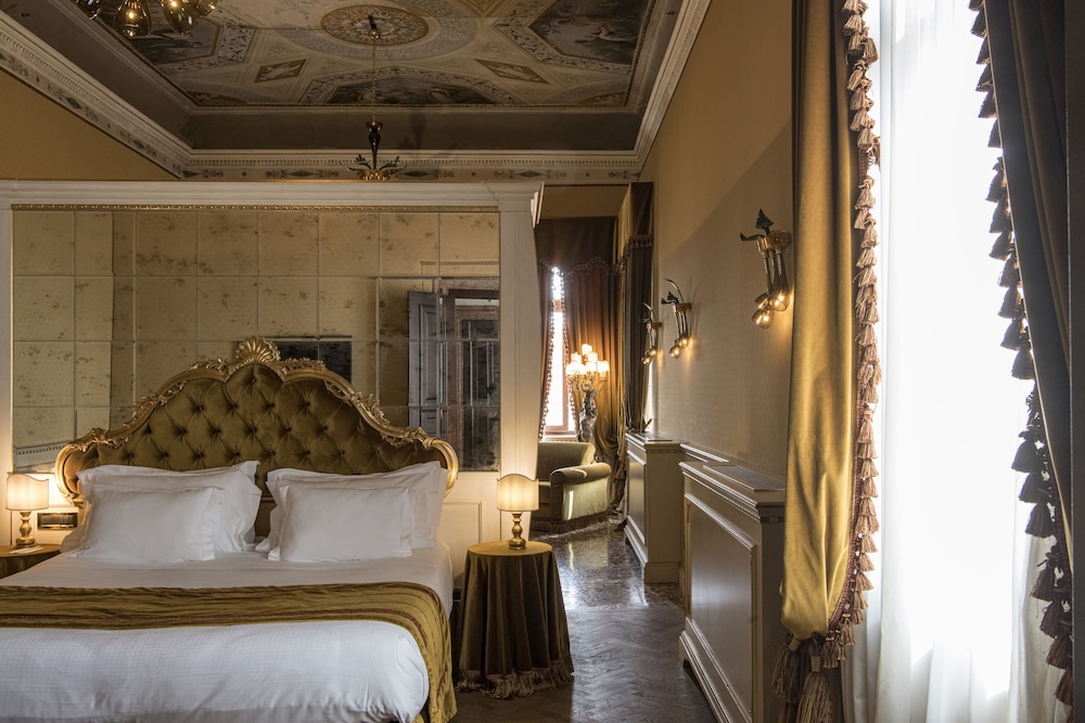 Hotel Nani Mocenigo Palace — Hotel rooms in Venice, Veneto