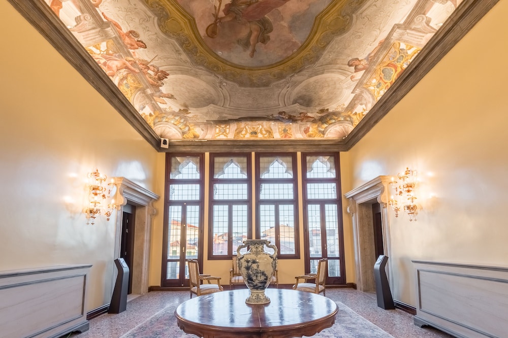 Hotel Nani Mocenigo Palace — Hotel building in Venice, Veneto