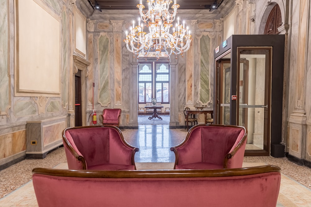 Hotel Nani Mocenigo Palace — Hotel building in Venice, Veneto