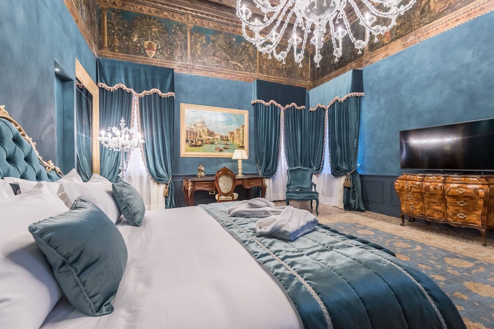 Hotel Nani Mocenigo Palace — Hotel rooms in Venice, Veneto
