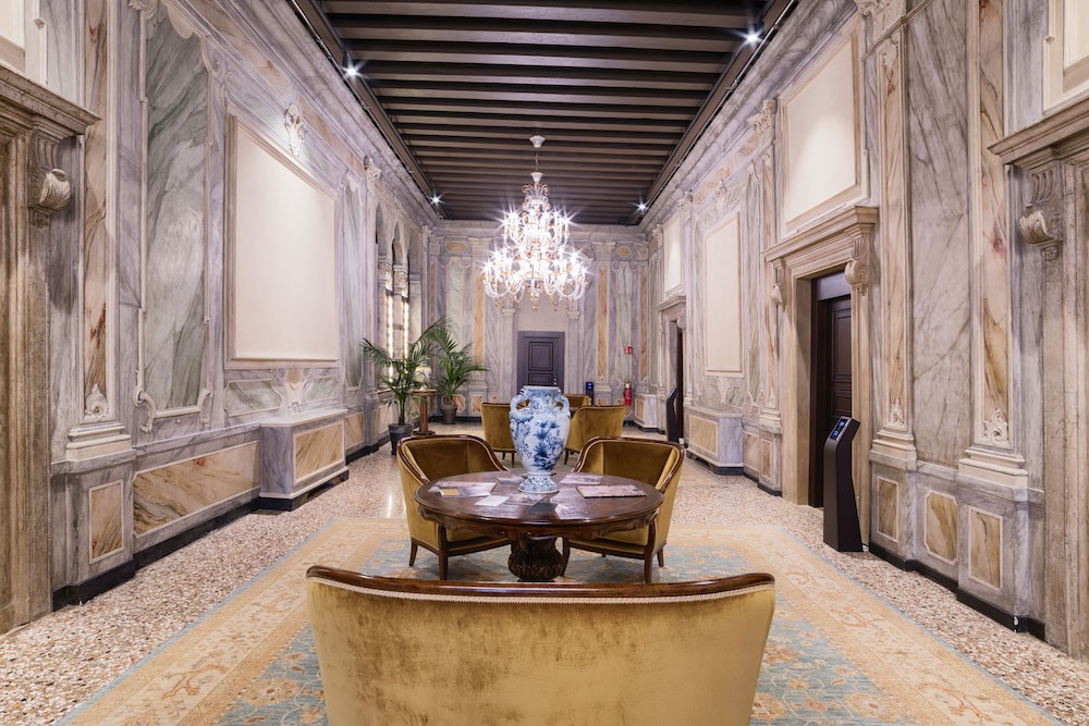 Hotel Nani Mocenigo Palace — Hotel building in Venice, Veneto