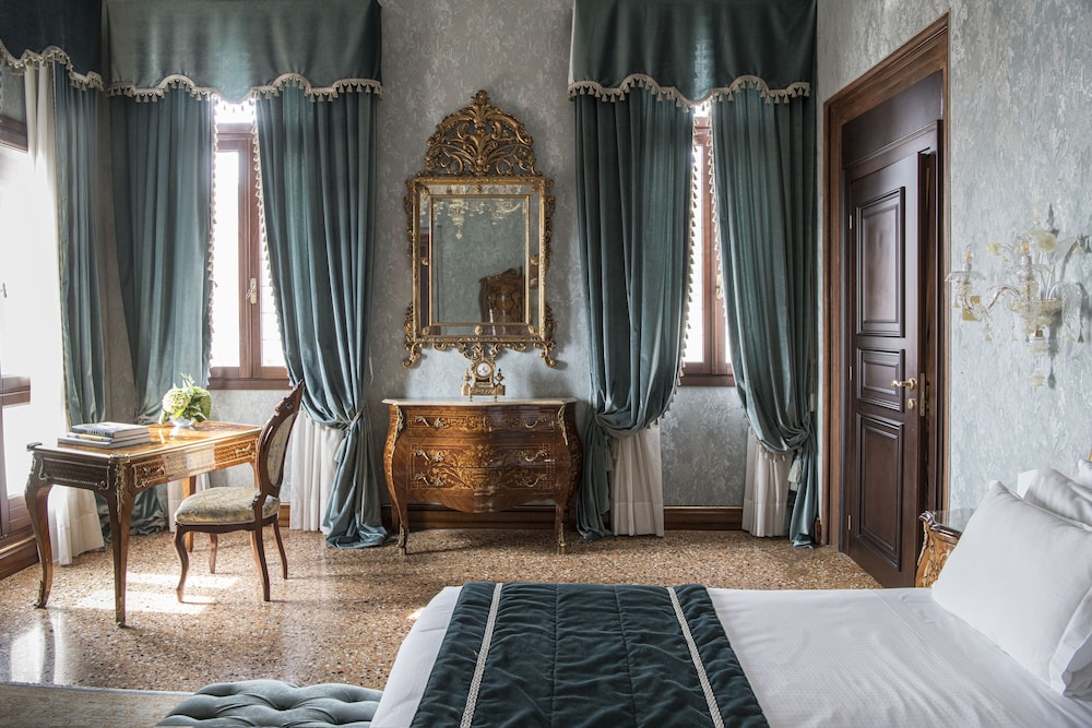 Hotel Nani Mocenigo Palace — Hotel rooms in Venice, Veneto