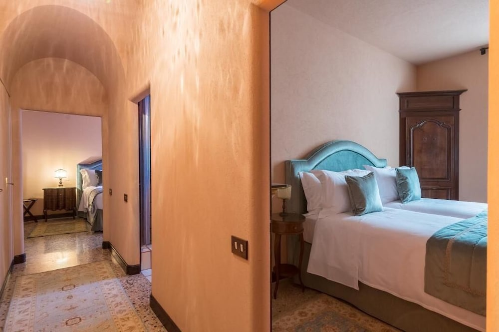 Hotel Nani Mocenigo Palace — Hotel rooms in Venice, Veneto