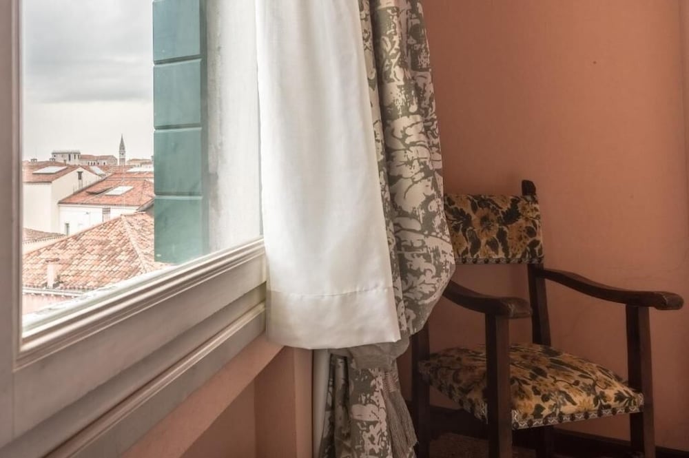 Hotel Nani Mocenigo Palace — Hotel rooms in Venice, Veneto