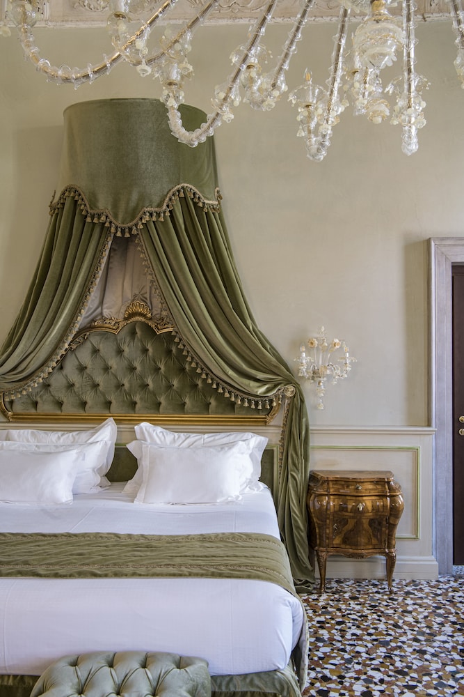 Hotel Nani Mocenigo Palace — Hotel rooms in Venice, Veneto