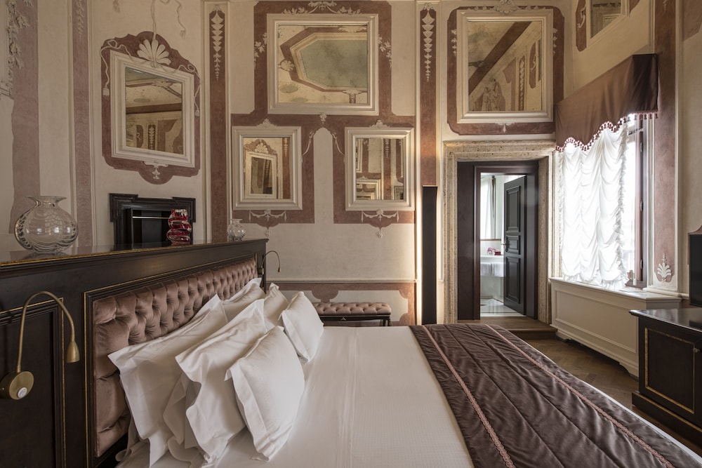 Hotel Nani Mocenigo Palace — Hotel rooms in Venice, Veneto