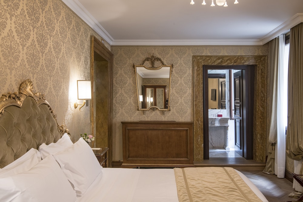 Hotel Nani Mocenigo Palace — Hotel rooms in Venice, Veneto