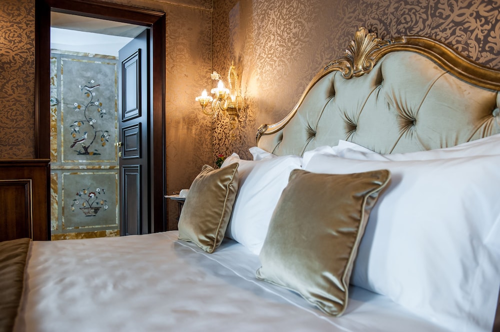 Hotel Nani Mocenigo Palace — Hotel rooms in Venice, Veneto
