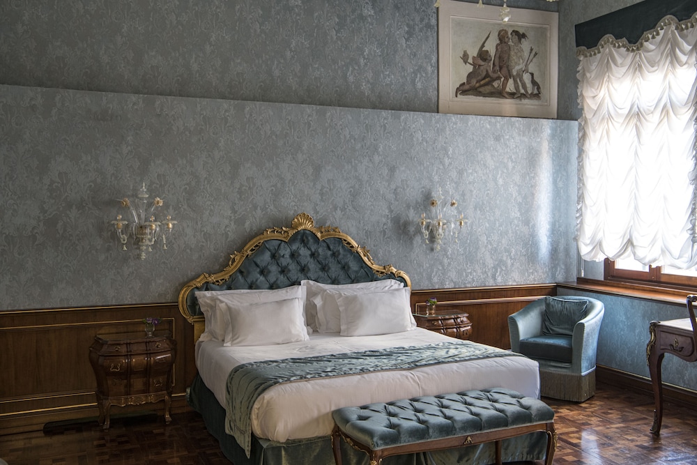 Hotel Nani Mocenigo Palace — Hotel rooms in Venice, Veneto