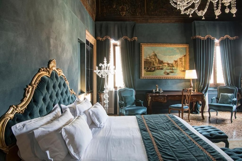 Hotel Nani Mocenigo Palace — Hotel rooms in Venice, Veneto