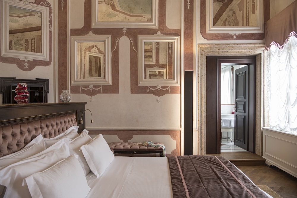 Hotel Nani Mocenigo Palace — Hotel rooms in Venice, Veneto