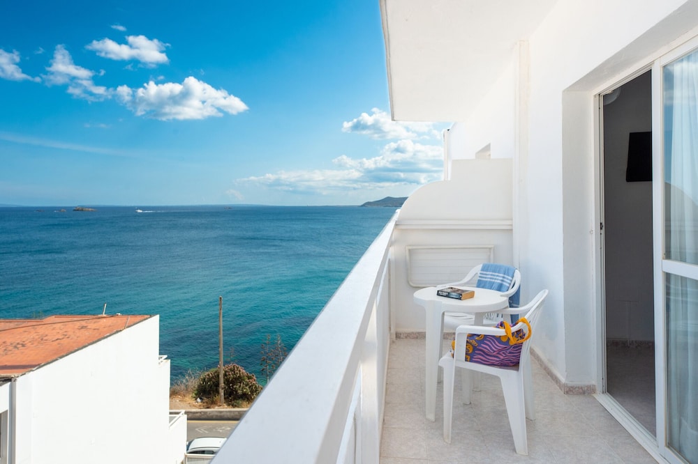 Aparthotel Vibra Lux Mar — Hotel rooms in Ibiza Town, Balearic Islands