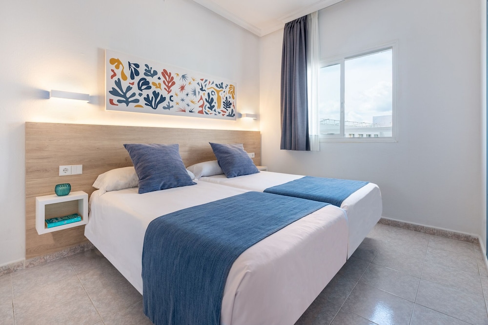 Aparthotel Vibra Lux Mar — Hotel rooms in Ibiza Town, Balearic Islands
