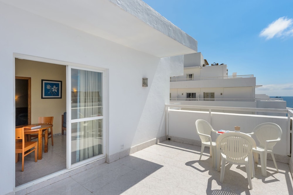 Aparthotel Vibra Lux Mar — Hotel rooms in Ibiza Town, Balearic Islands