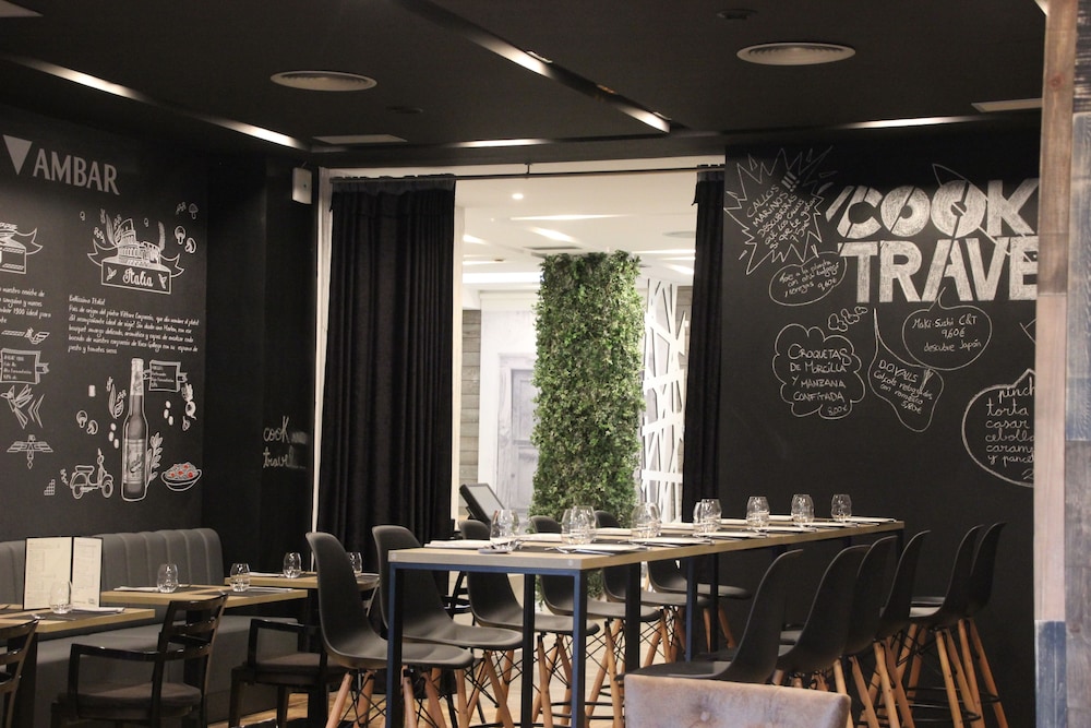Hotel Num — Restaurant & bars in Salou, Catalonia