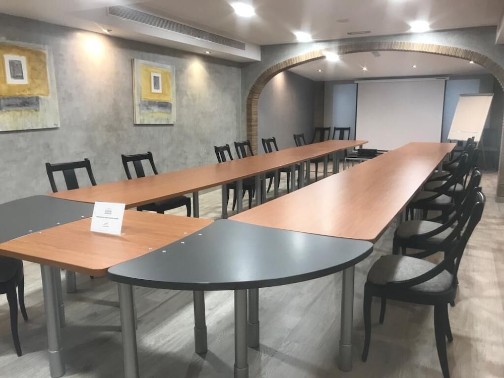 Hotel Num — Restaurant & bars in Salou, Catalonia