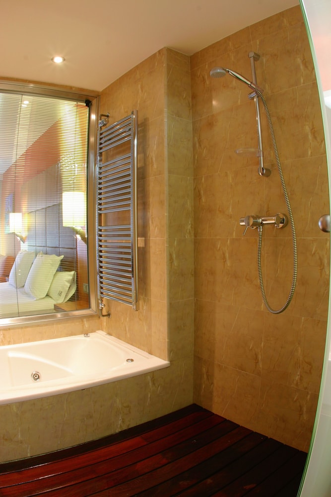 Hotel Num — Hotel rooms in Salou, Catalonia