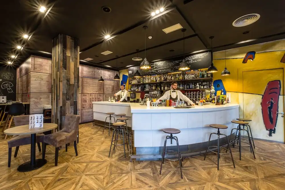 Hotel Num — Restaurant & bars in Salou, Catalonia