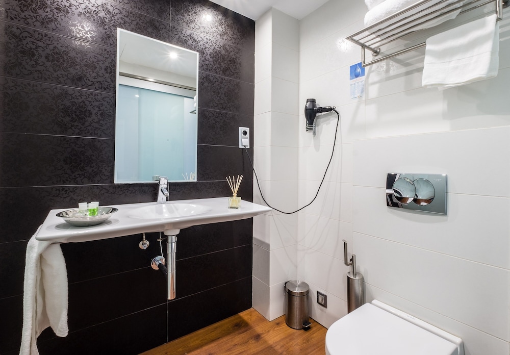 Hotel Num — Hotel rooms in Salou, Catalonia