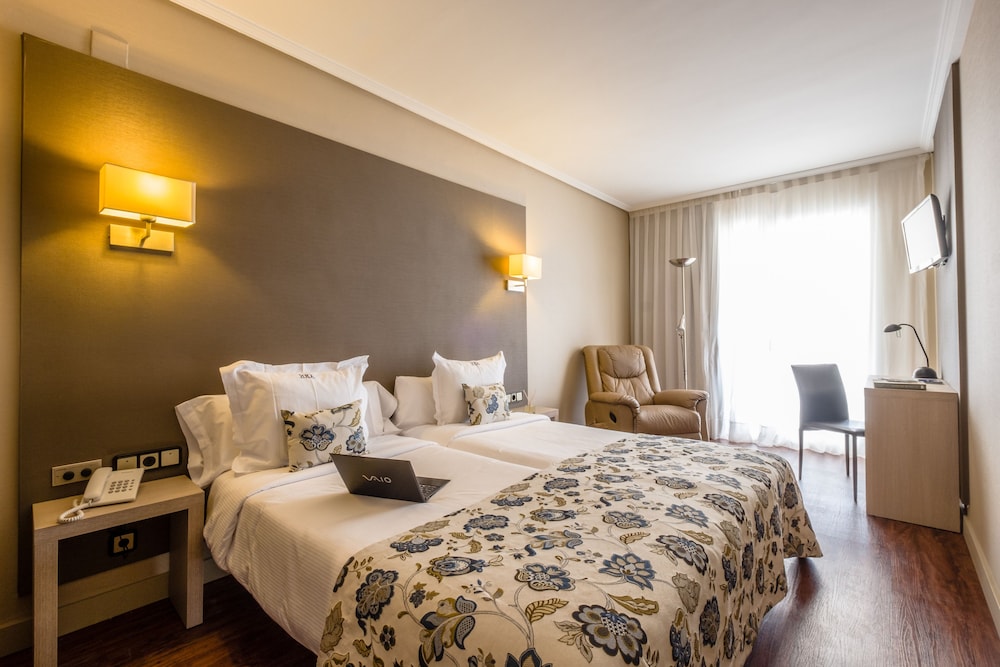 Hotel Num — Hotel rooms in Salou, Catalonia