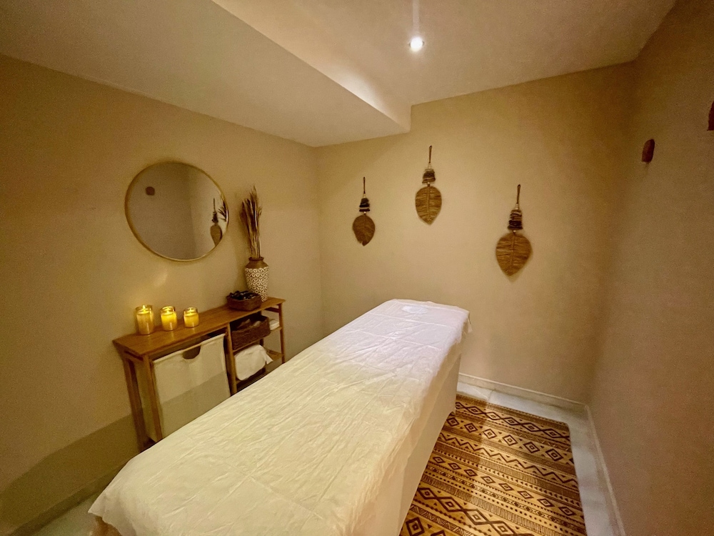 Hotel Num — Spa in Salou, Catalonia