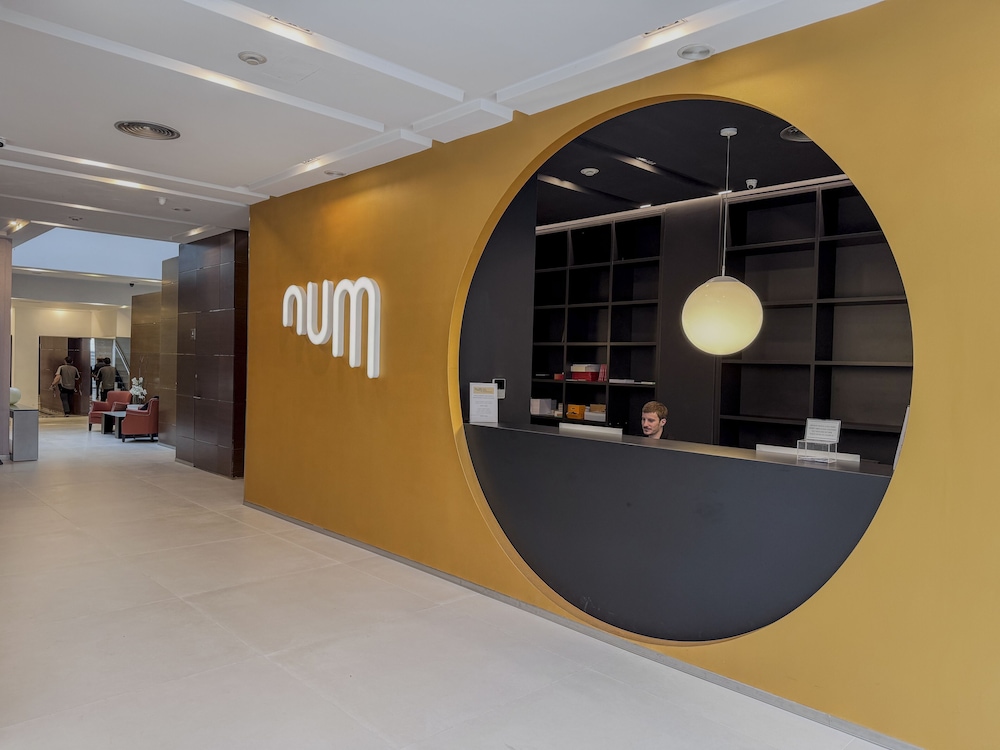 Hotel Num — Hotel building in Salou, Catalonia