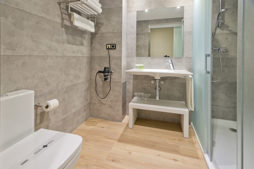 Hotel Num — Hotel rooms in Salou, Catalonia