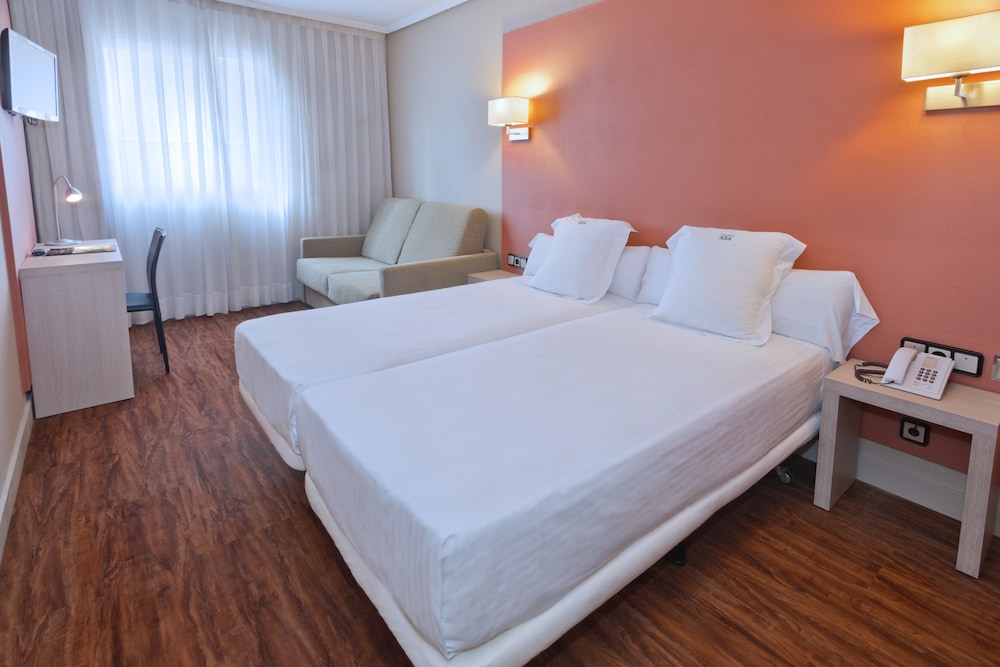 Hotel Num — Hotel rooms in Salou, Catalonia