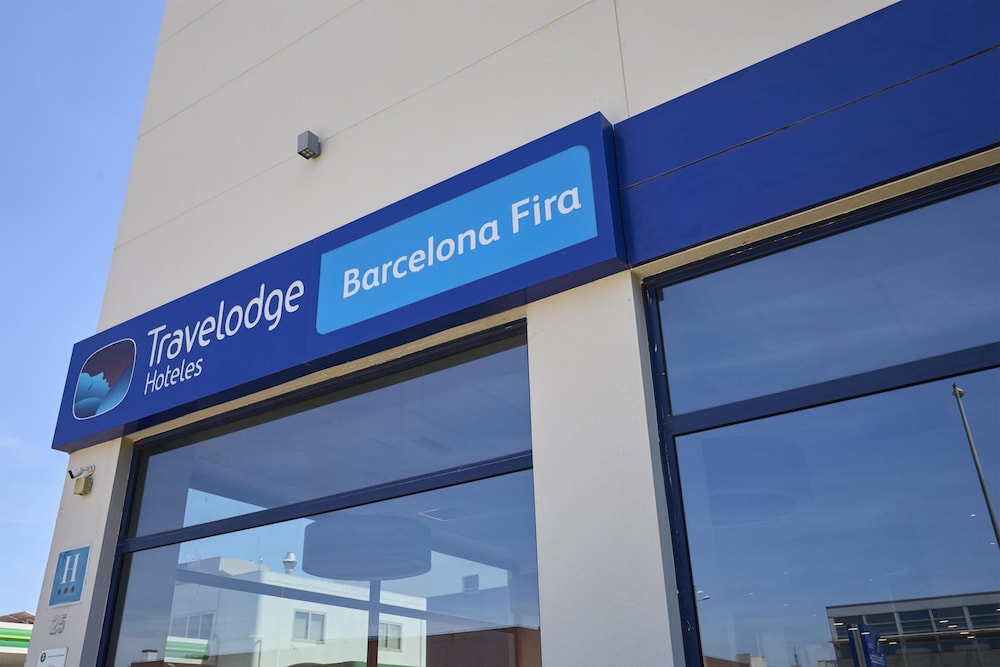 Hotel Travelodge Barcelona Fira — Hotel building in Barcelona, Catalonia