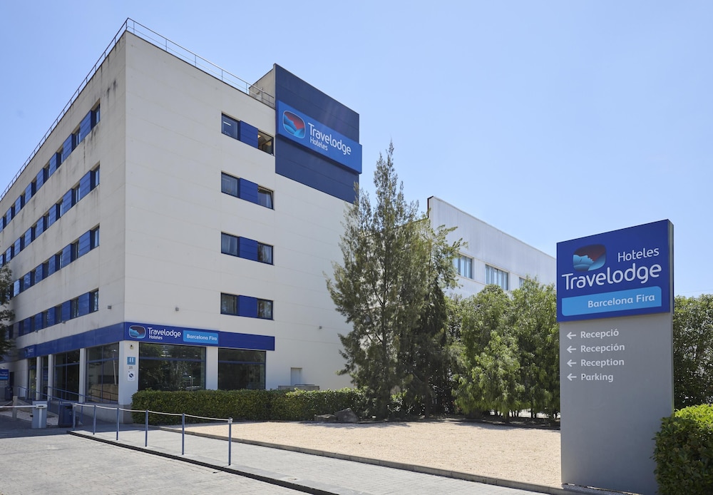 Hotel Travelodge Barcelona Fira — Hotel building in Barcelona, Catalonia