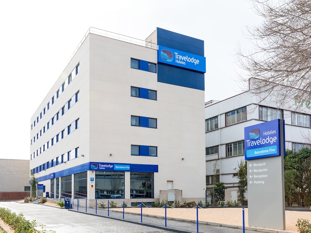 Hotel Travelodge Barcelona Fira — Hotel building in Barcelona, Catalonia