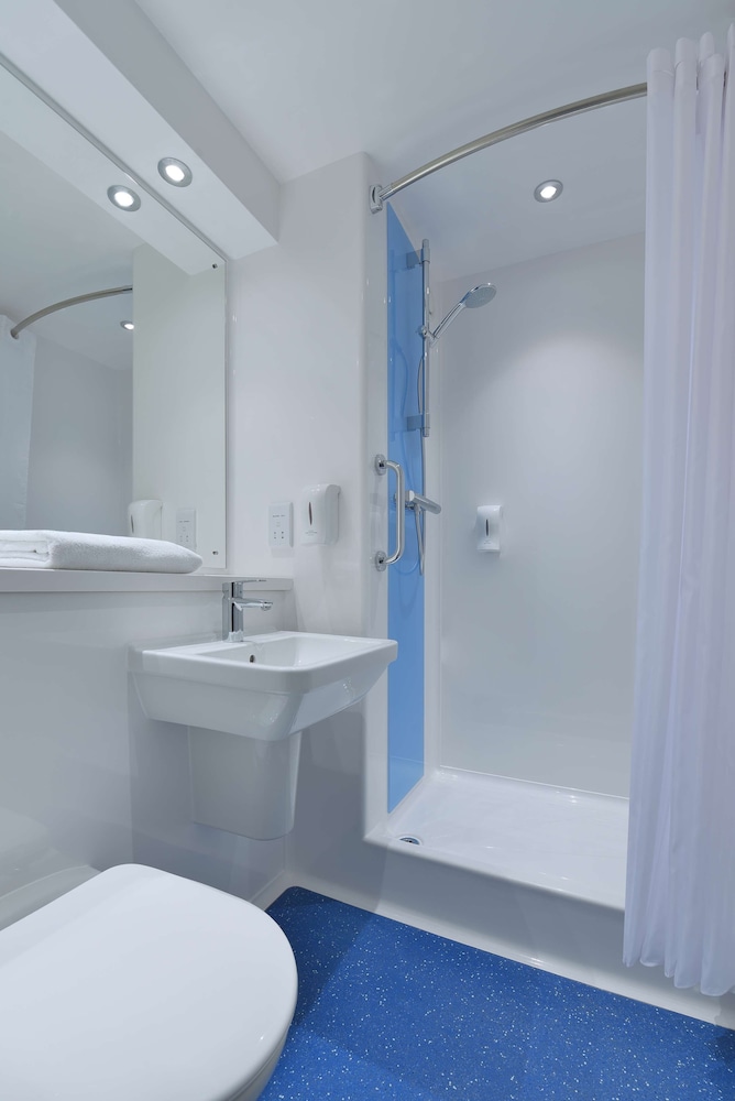 Hotel Travelodge Barcelona Fira — Hotel rooms in Barcelona, Catalonia