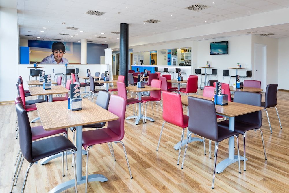 Hotel Travelodge Barcelona Fira — Restaurant & bars in Barcelona, Catalonia