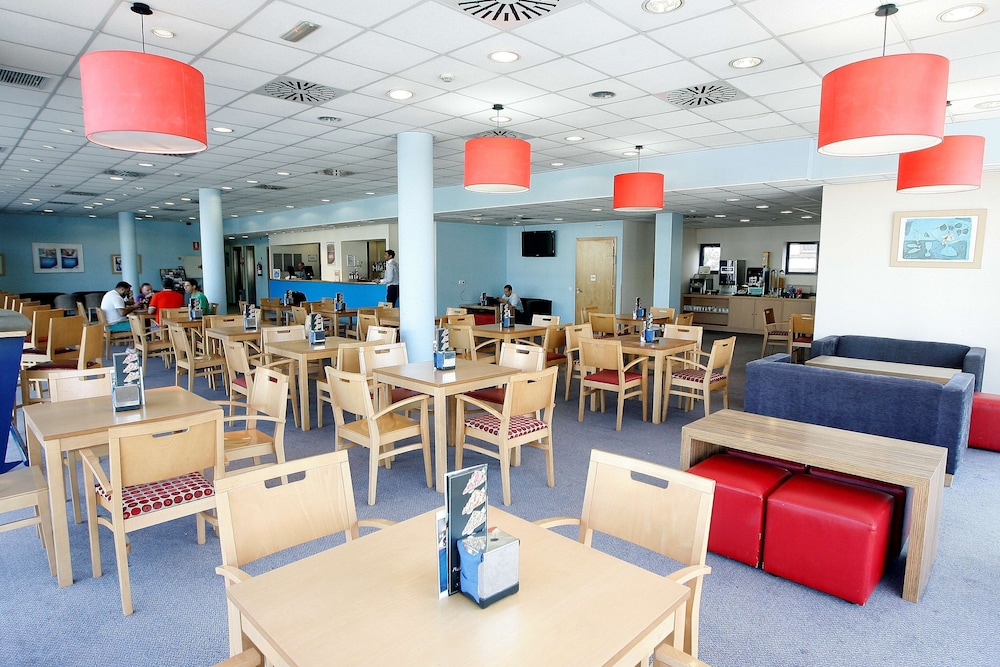 Hotel Travelodge Barcelona Fira — Restaurant & bars in Barcelona, Catalonia