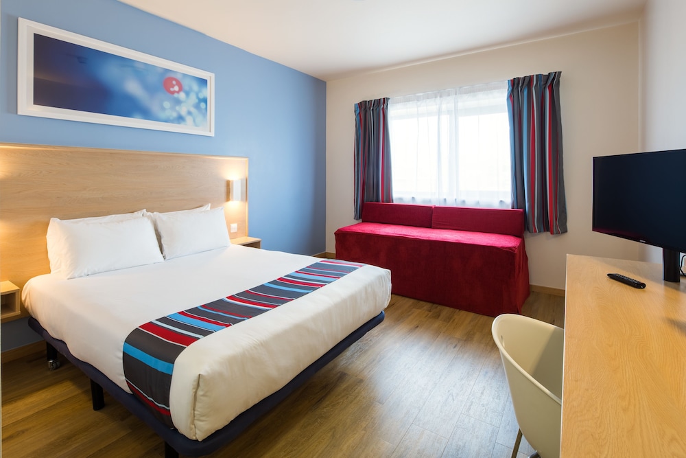 Hotel Travelodge Barcelona Fira — Hotel rooms in Barcelona, Catalonia