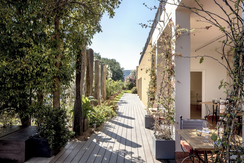 Veridia Resort Sardinia, A Member Of Radisson Individuals — Hotel building in Domus de Maria, Sardinia