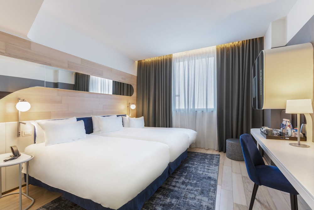voco Milan - Fiere by IHG — Hotel rooms in Milan, Lombardy