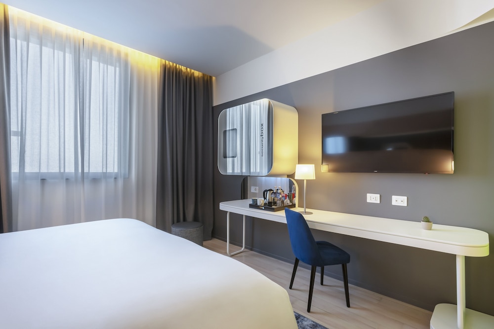 voco Milan - Fiere by IHG — Hotel rooms in Milan, Lombardy