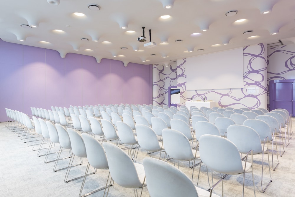 voco Milan - Fiere by IHG — Hotel building in Milan, Lombardy