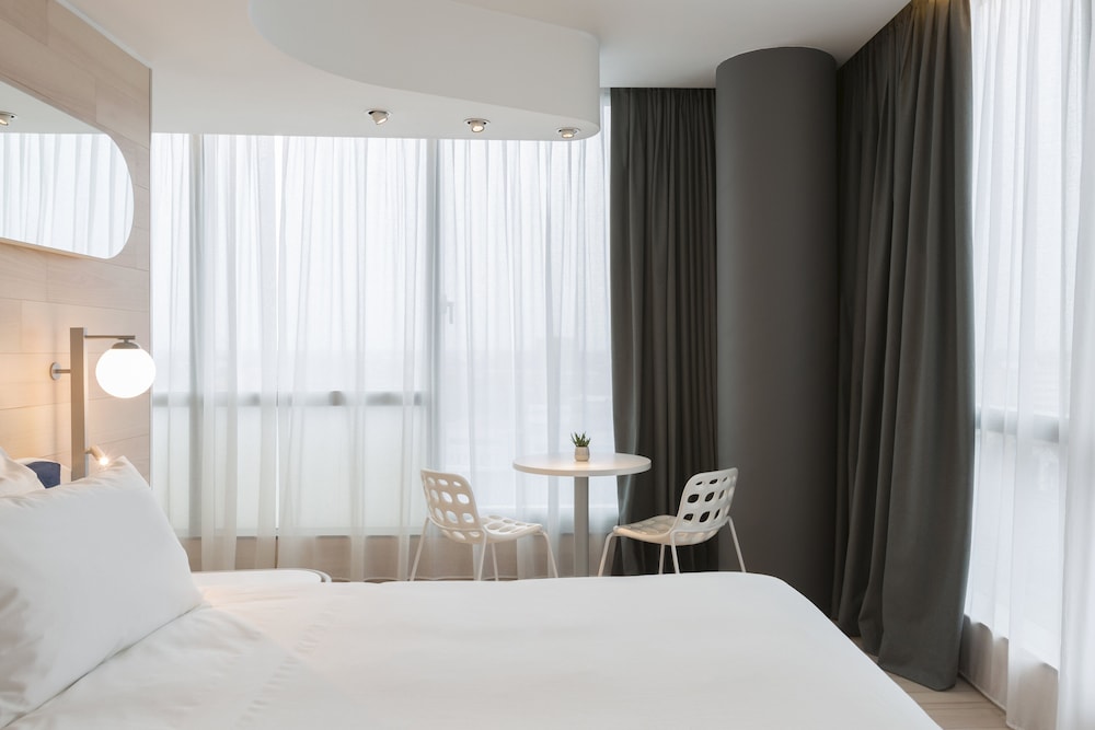 voco Milan - Fiere by IHG — Hotel rooms in Milan, Lombardy