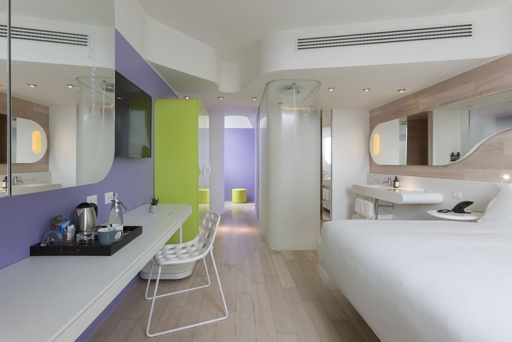 voco Milan - Fiere by IHG — Hotel rooms in Milan, Lombardy