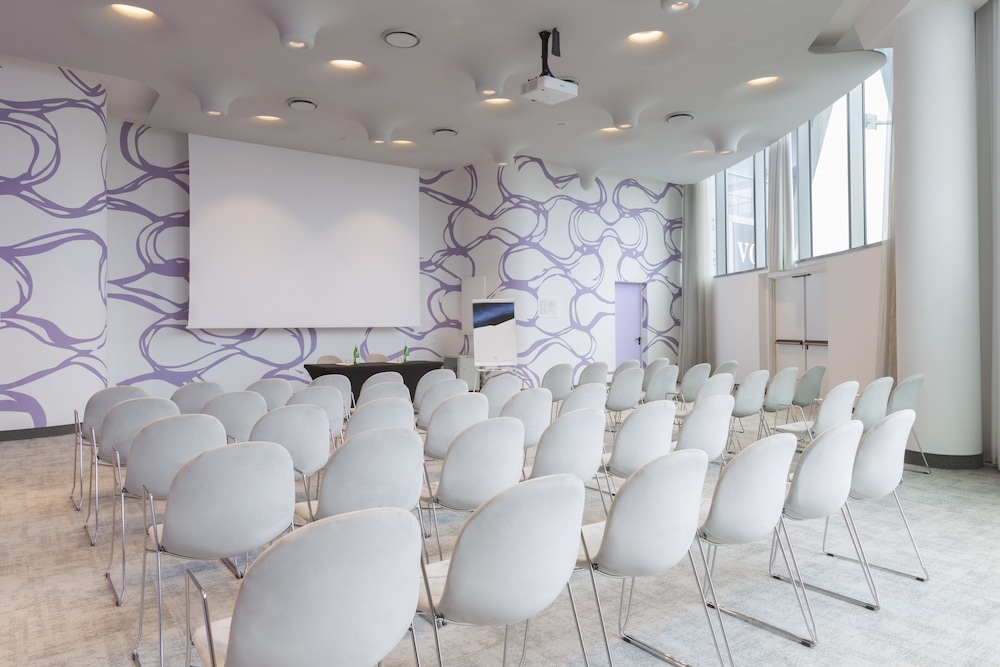 voco Milan - Fiere by IHG — Hotel building in Milan, Lombardy