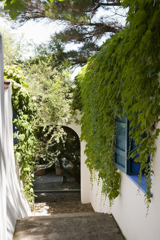 Su Gologone Experience Hotel — Hotel building in Oliena, Sardinia
