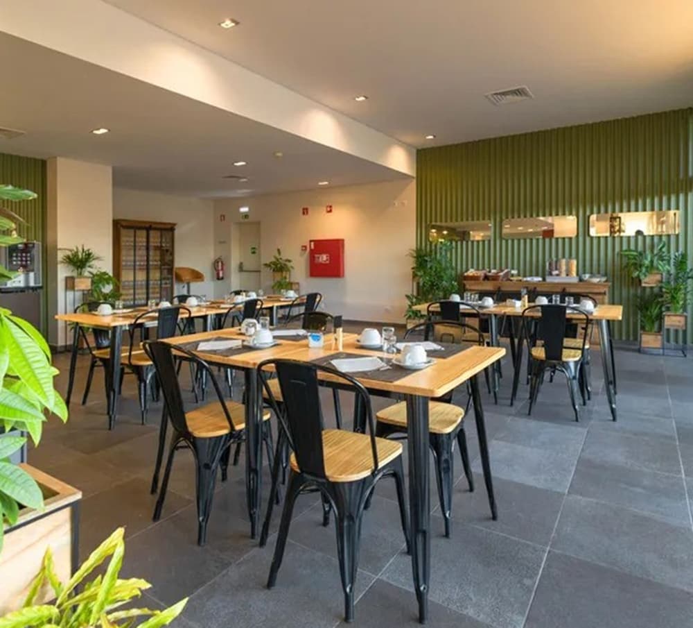 Pelican Alvor — Restaurant & bars in Alvor, Faro