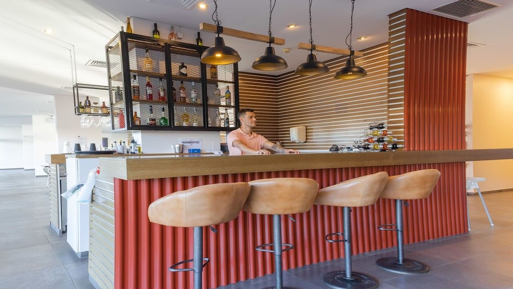 Pelican Alvor — Restaurant & bars in Alvor, Faro